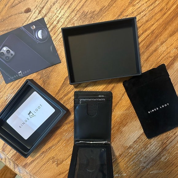 Kings Loot Trackable Wallet - AirTag Compatible - Black - Picture 8 of 11